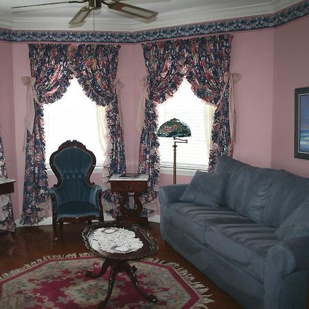 מאונט דורה Heron Cay Lakeview Bed & Breakfast מראה חיצוני תמונה