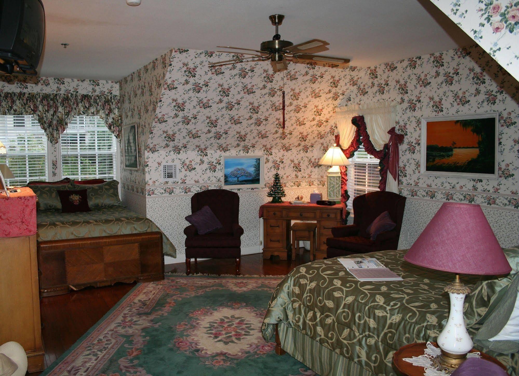 מאונט דורה Heron Cay Lakeview Bed & Breakfast מראה חיצוני תמונה
