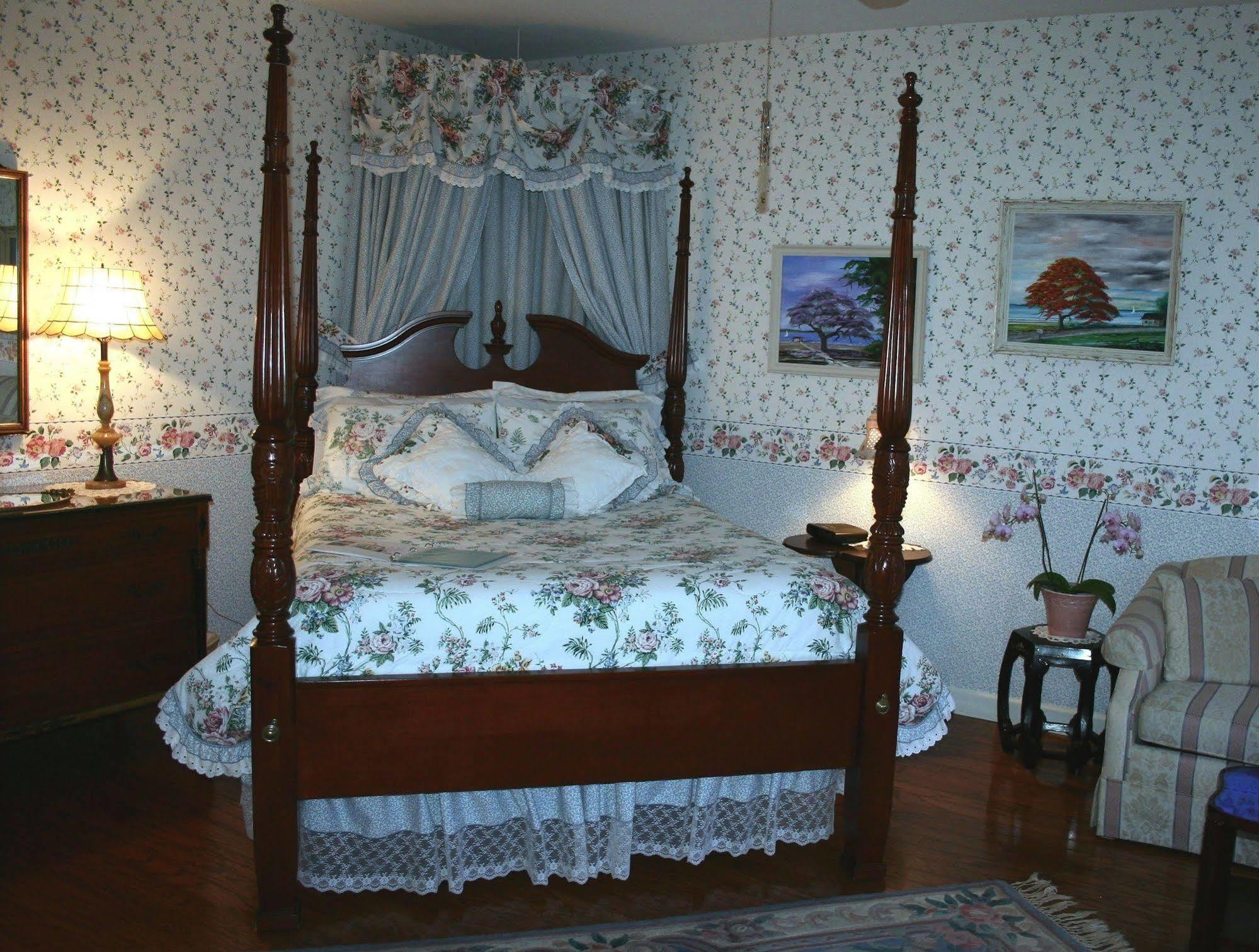 מאונט דורה Heron Cay Lakeview Bed & Breakfast מראה חיצוני תמונה